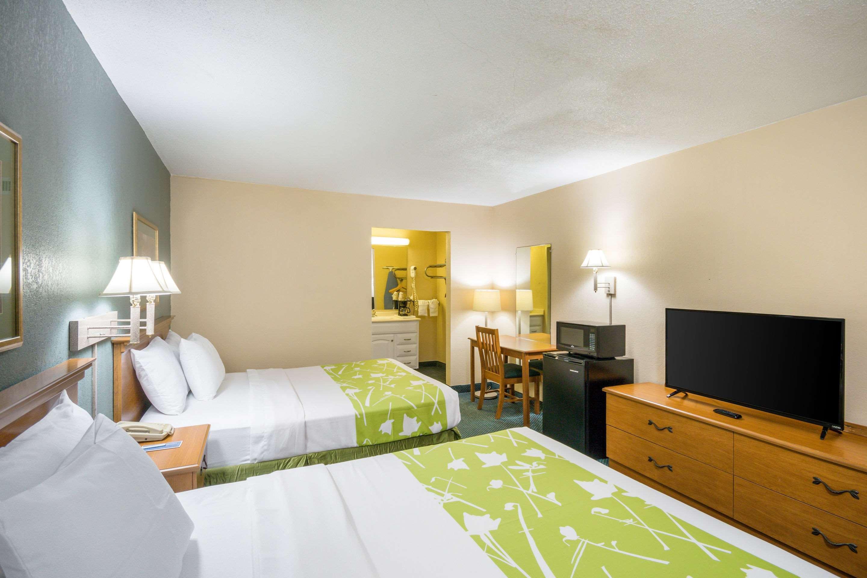 Rodeway Inn And Suites بورتسموث المظهر الخارجي الصورة