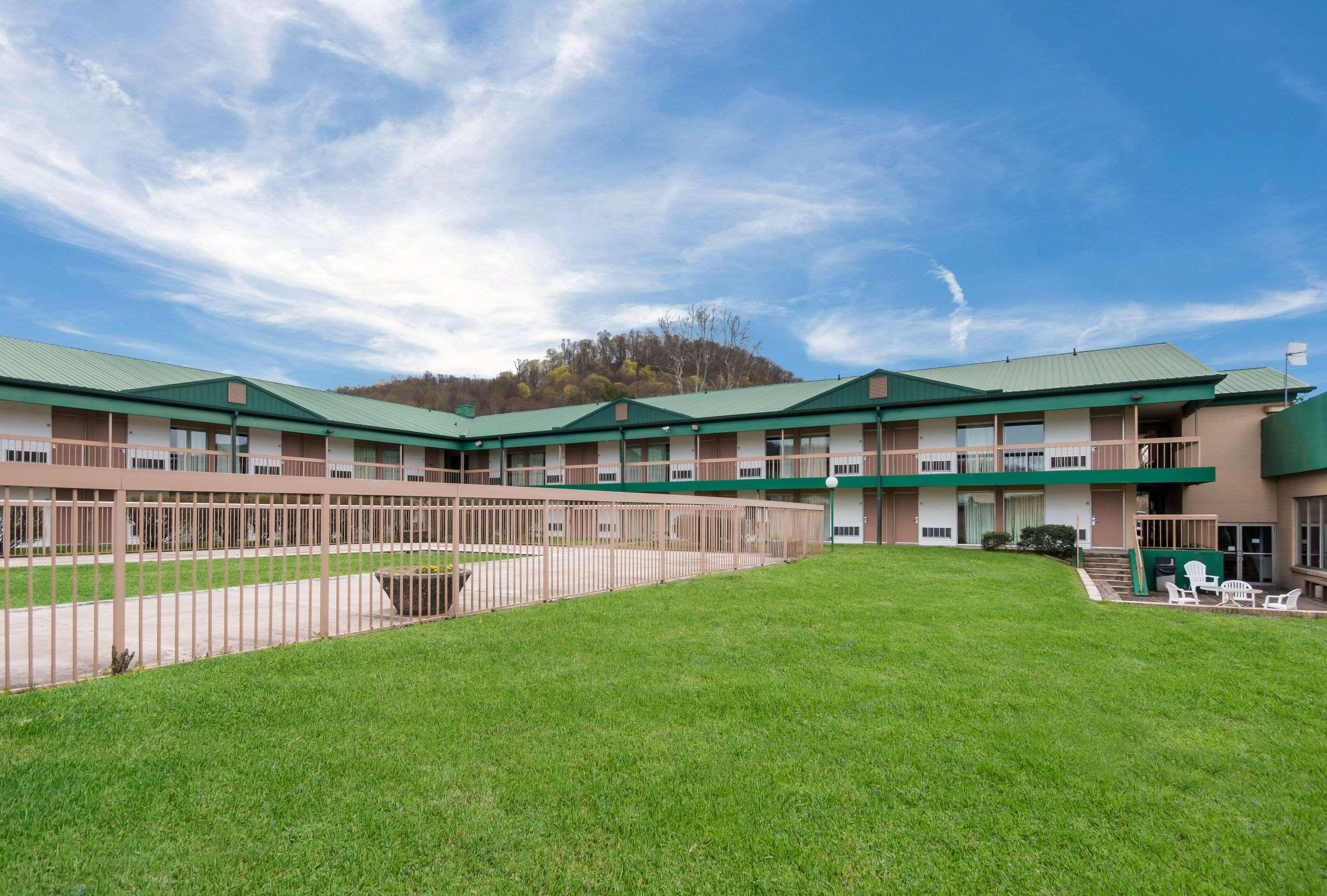 Rodeway Inn And Suites بورتسموث المظهر الخارجي الصورة