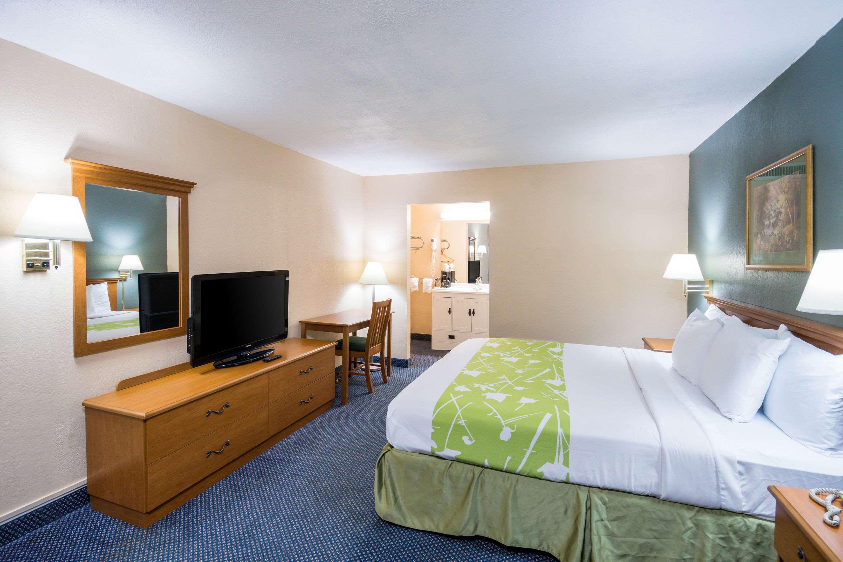 Rodeway Inn And Suites بورتسموث المظهر الخارجي الصورة