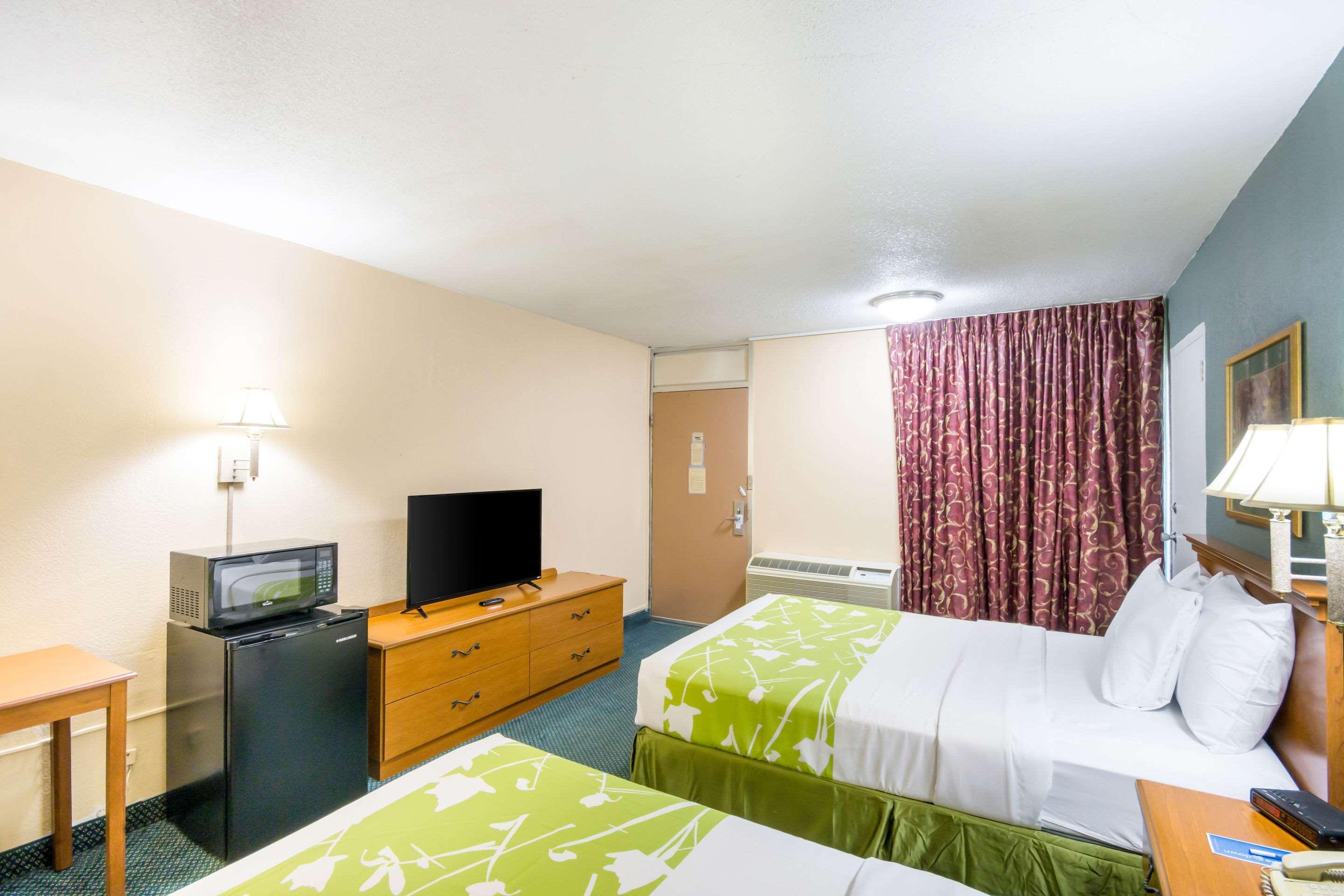 Rodeway Inn And Suites بورتسموث المظهر الخارجي الصورة